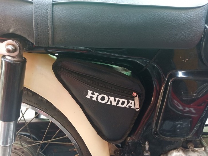 túi nhét sườn xe 67 bên hông