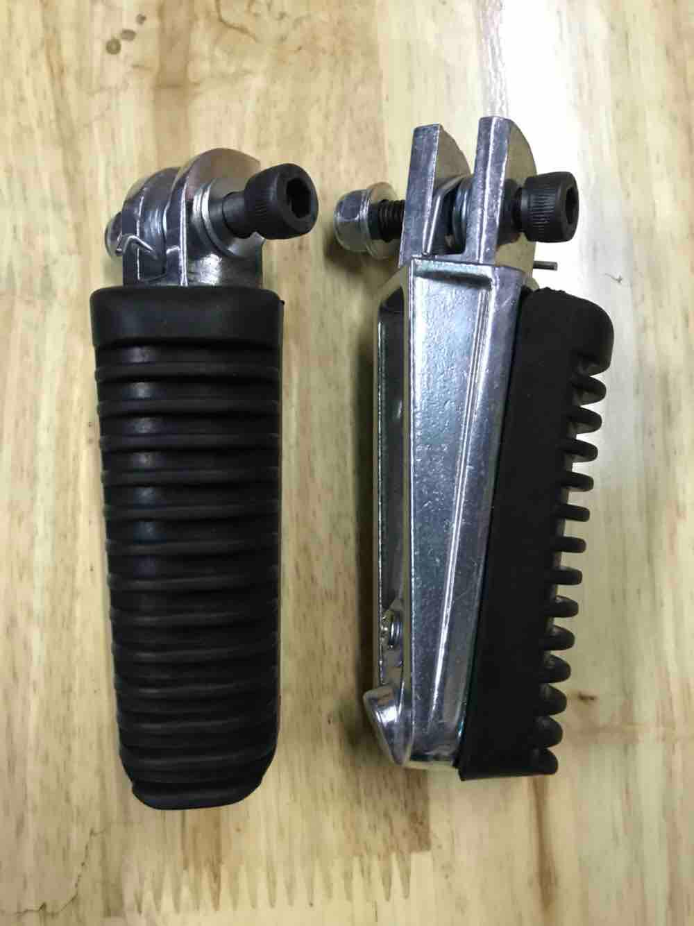 GÁC CHÂN TRƯỚC EXCITER 150 2015-2019 ĐÚNG MẪU, DÙNG Y ZIN - CÓ KÈM LÒ XO, LÔNG ĐỀN VÀ CHỐT