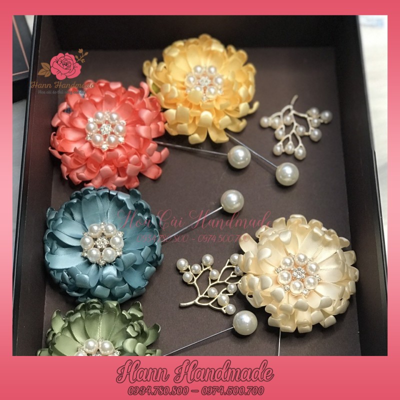 Sỉ Hoa Cài Áo Hoa Cúc Ruy Băng [HANN HANDMADE - Hoa cài áo, phụ kiện thời trang sỉ]