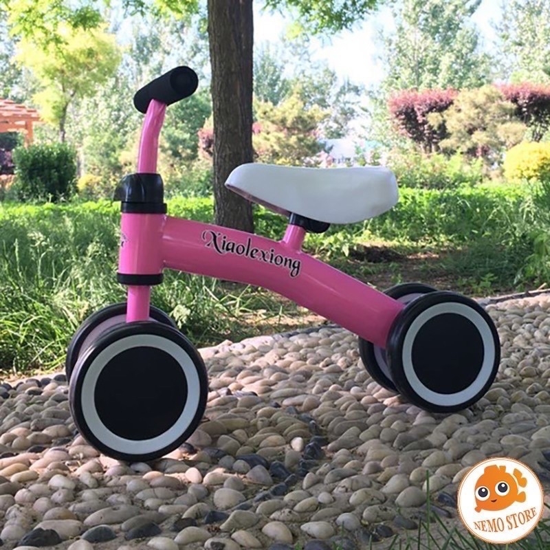 Xe Chòi Chân 4 Bánh Tự Cân Bằng Cho Bé (Siêu Rẻ)