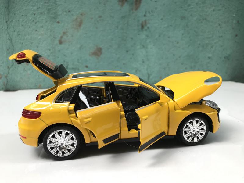 Mô hình xe ô tô Porsche MACAN 1:32