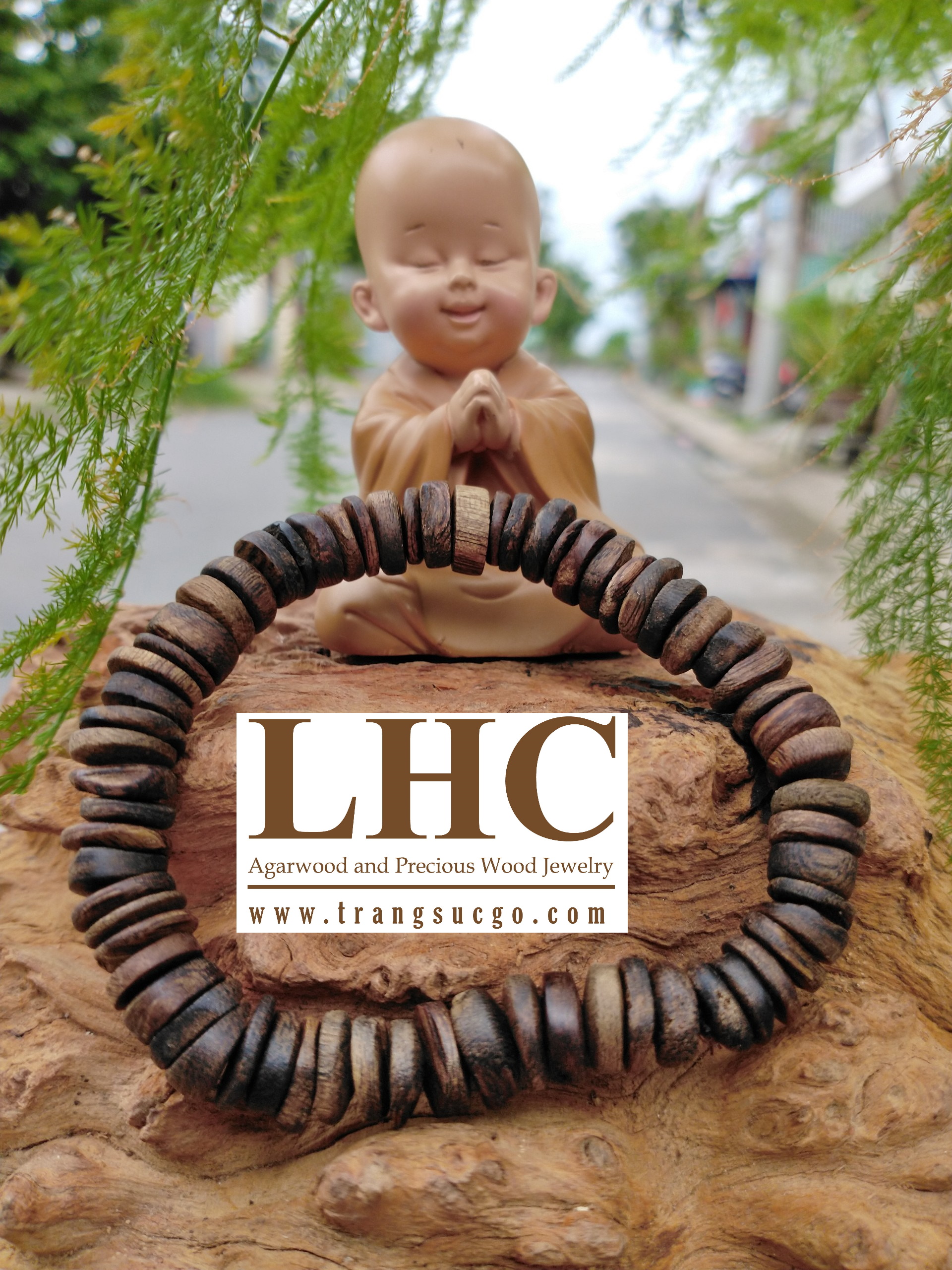 Vòng Tay Trầm Rục Tự Nhiên