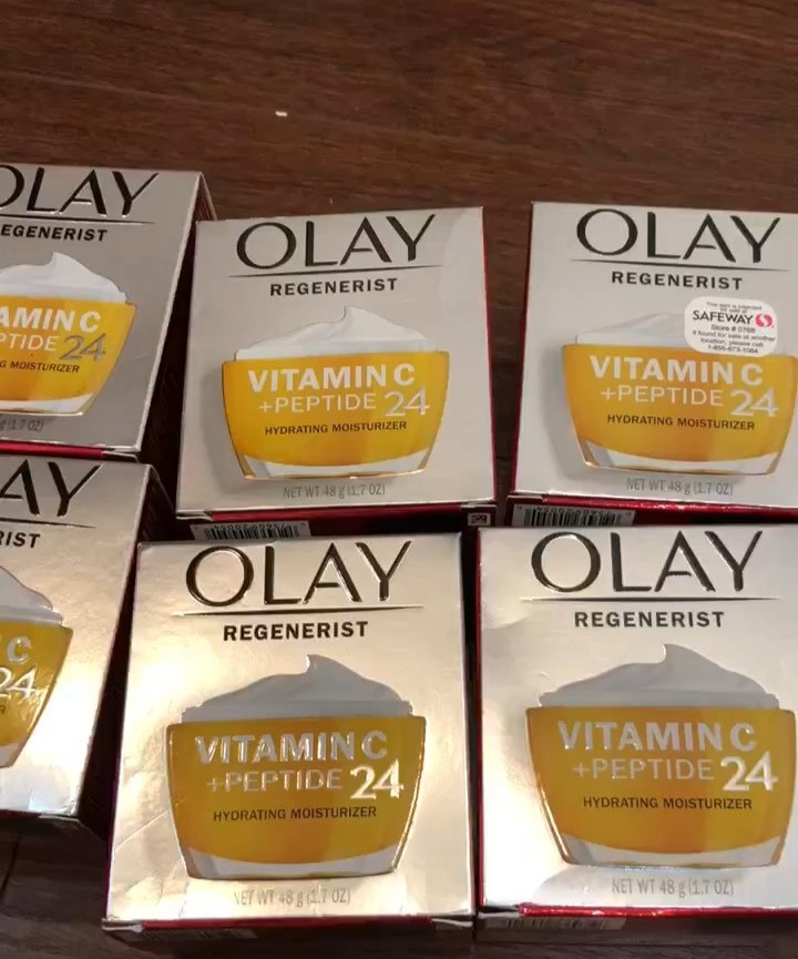 Kem dưỡng da Olay vitamin C peptide 24 hydrating moisturizer