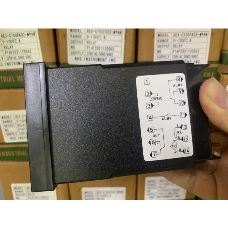 Bộ điều khiển nhiệt độ RKC REX-C700 (ngõ ra Relay)