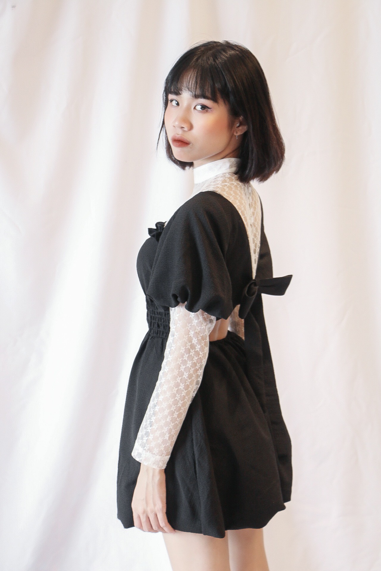Đầm đen phối ren - Hira Dress