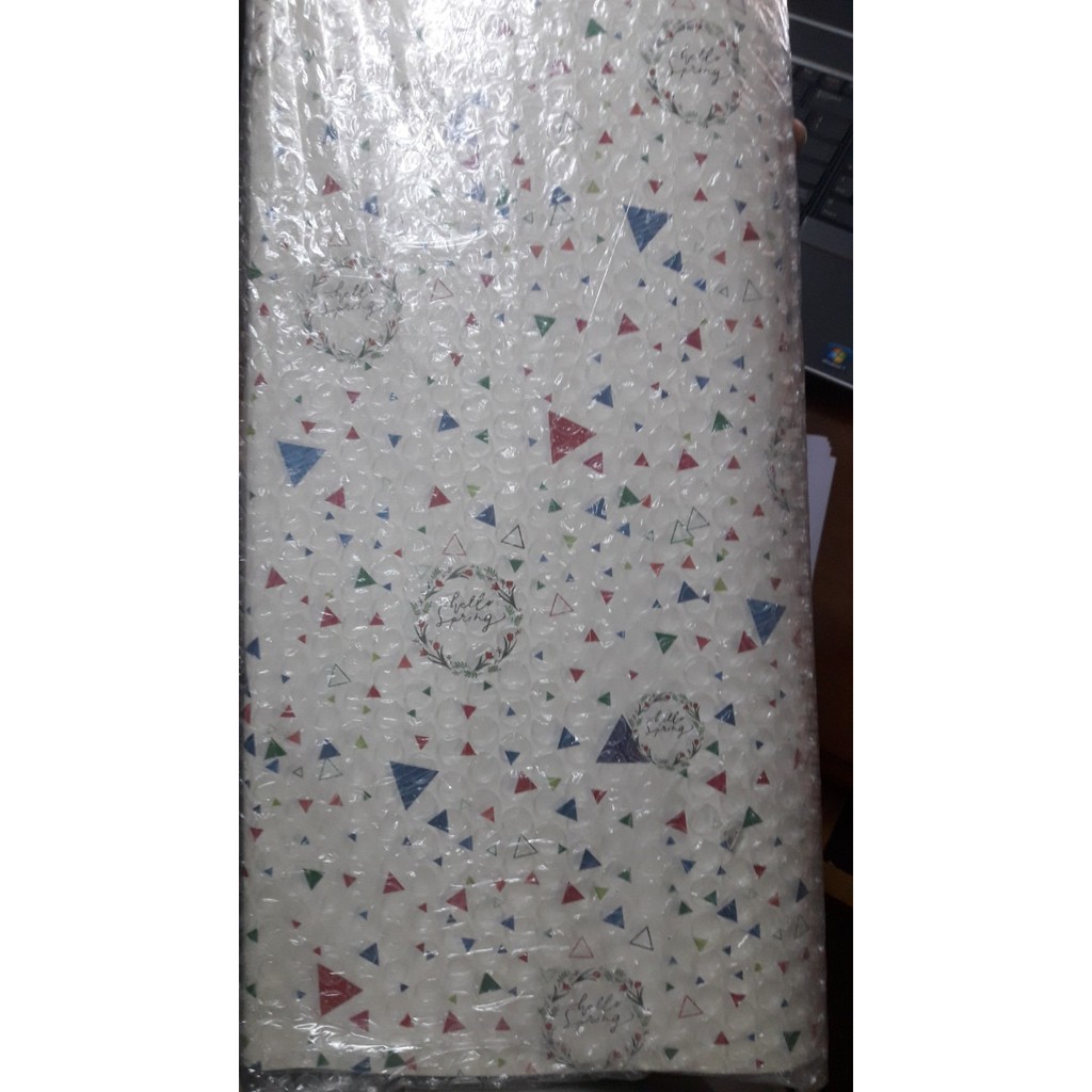 Giấy gói quà .xấp 50 tờ 50x70