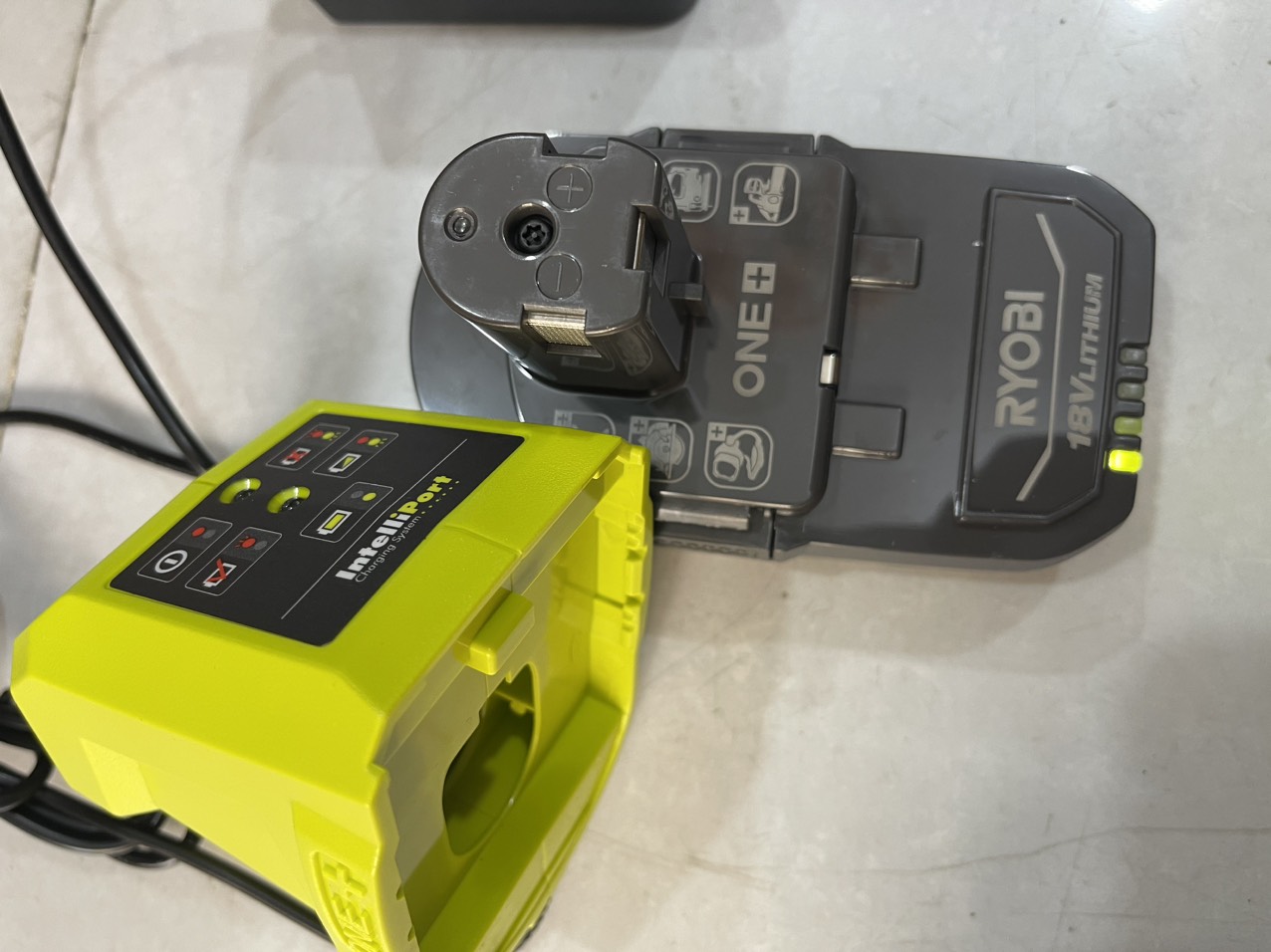 Combo pin 18v ryobi 2ah sạc ryobi 220v