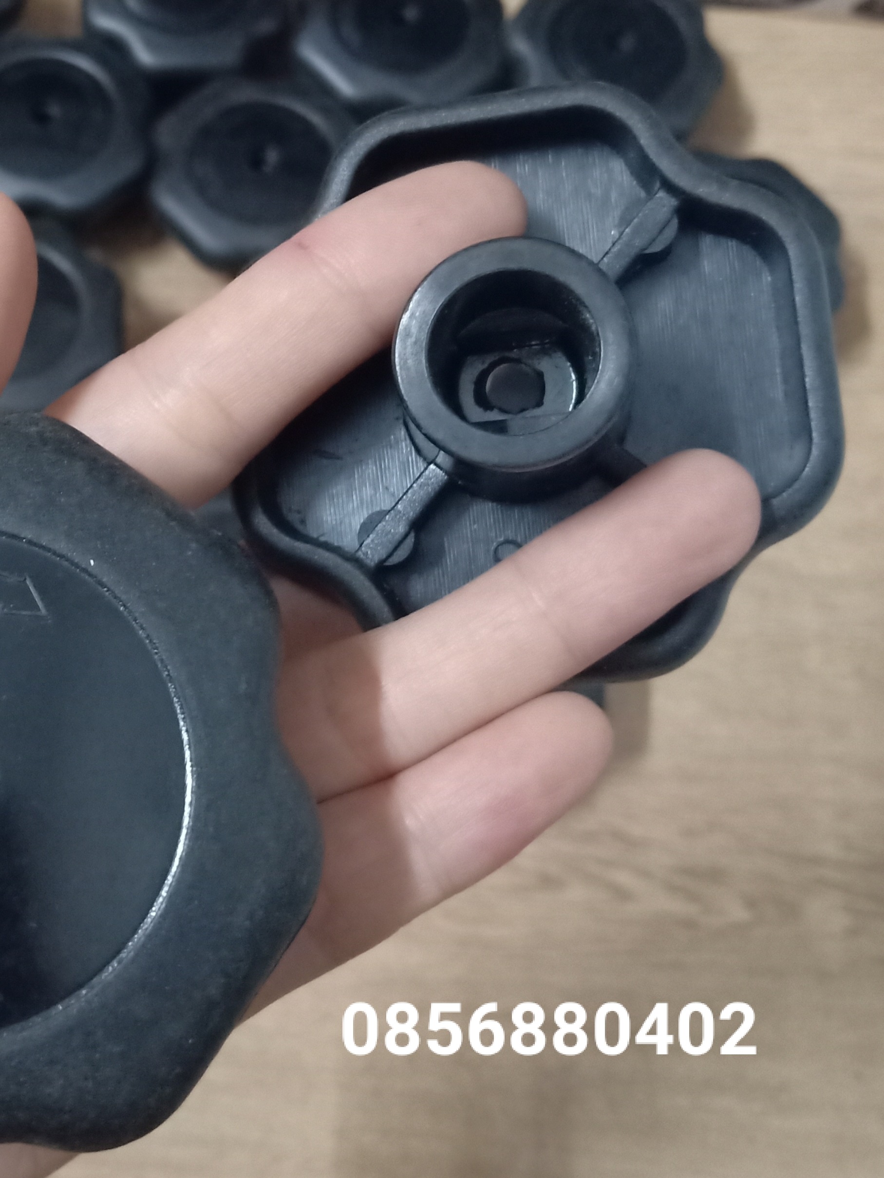 Phụ kiện- núm vặn, núm xoay nồi áp suất tặng kèm ốc bắt vào trục đồng