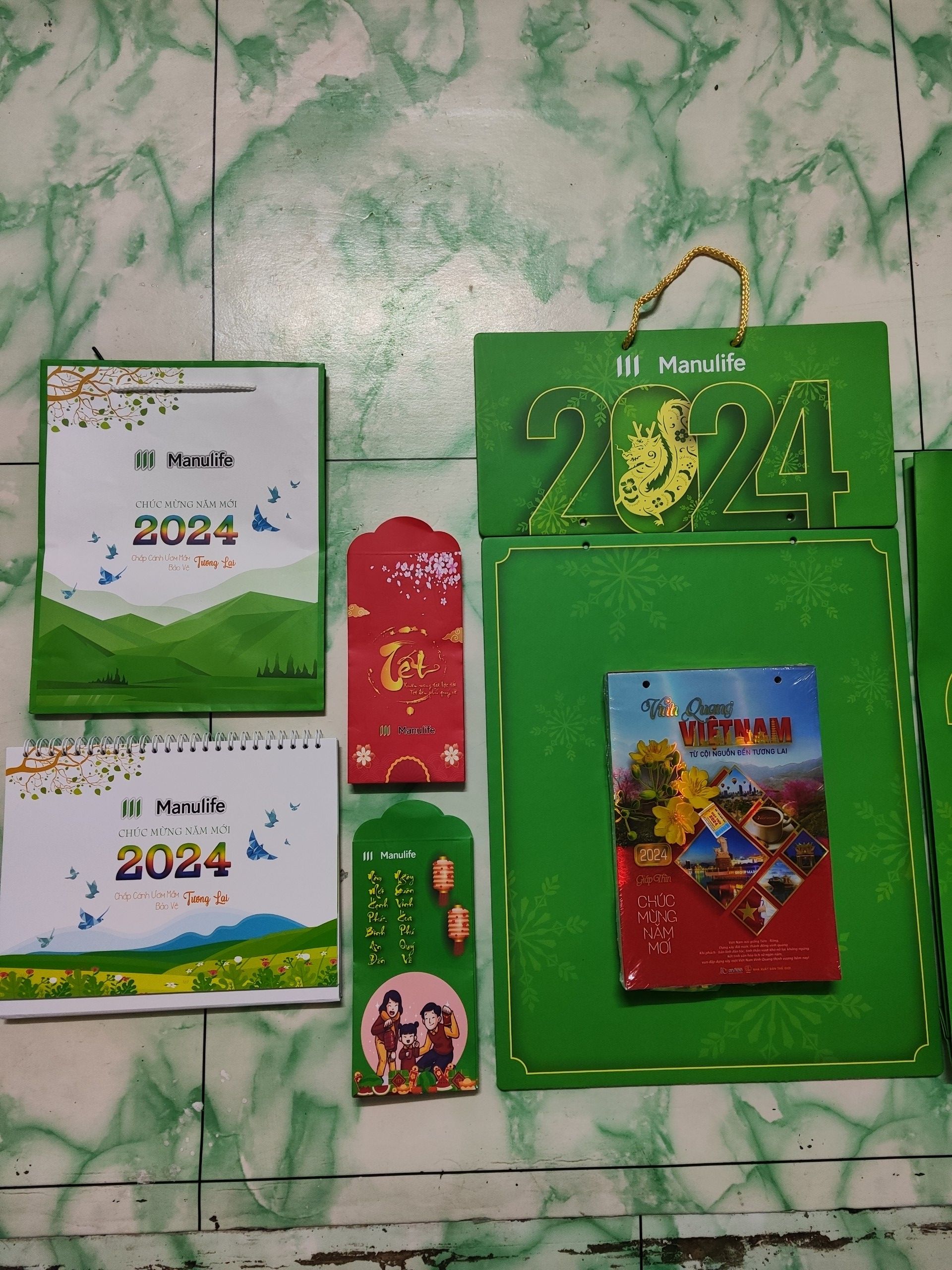 COMBO BỘ 4 QUÀ TẶNG MANULIFE 2024