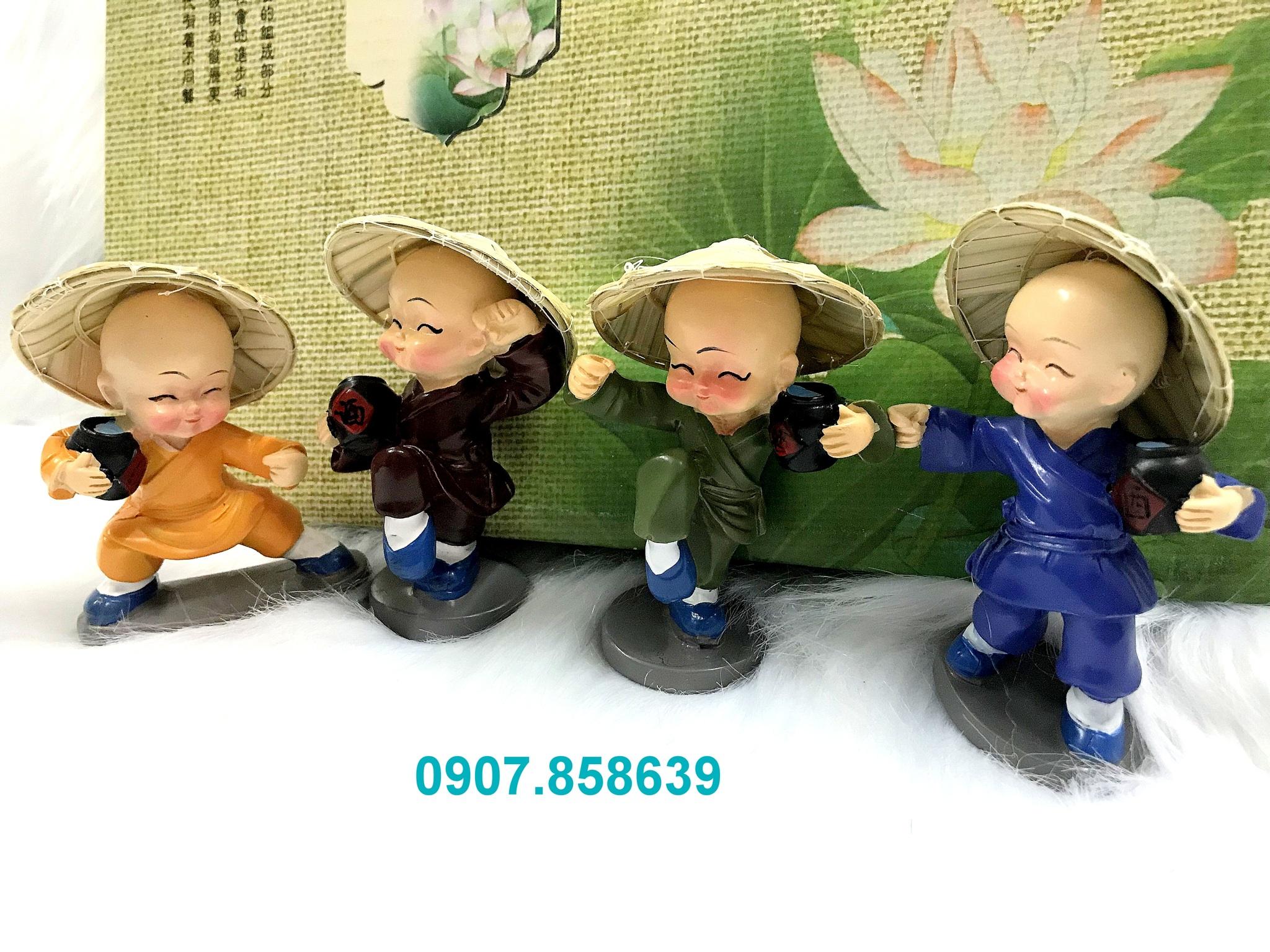 Bộ 4 tượng chú tiểu múa võ cầm bình đội nón lá