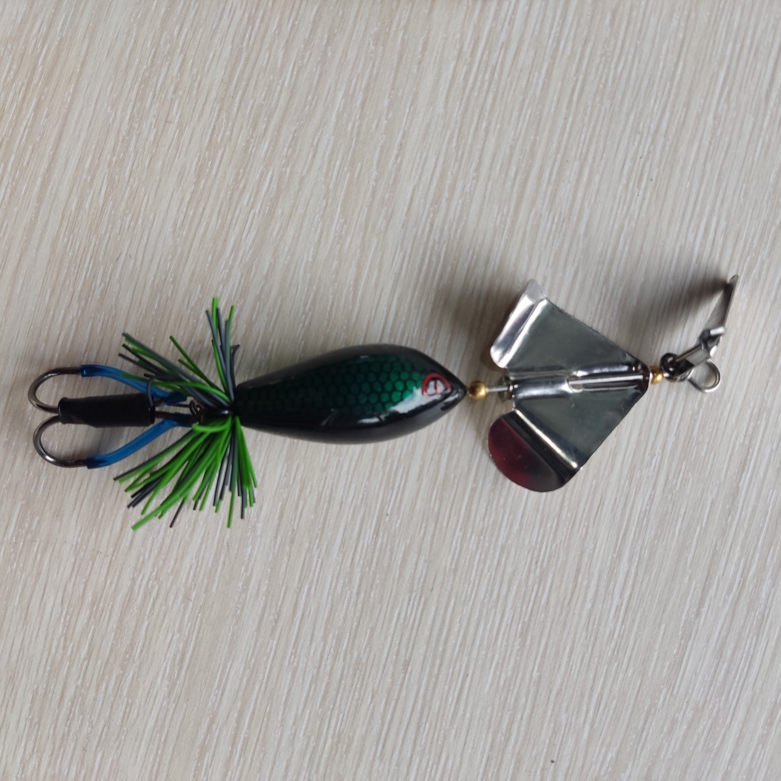 Mồi câu lure nhái BULLs baitbuzz 10cm 25g