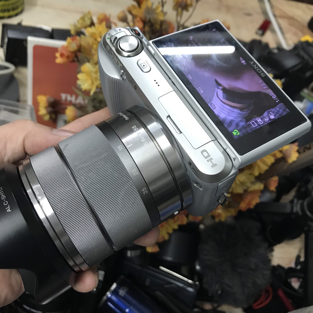 Máy ảnh Sony Nex C3 kèm ống kính 18-55 quay chụp tốt