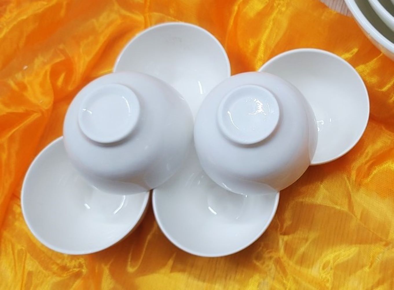 BỘ TÔ, CHÉN, DĨA GỐM SỨ TRẮNG 4D CAO CẤP (GỒM 3 TÔ BẦU, 4 DĨA , 6 CHÉN CƠM, 6 CHÉN NHỎ, 6 MUỖNG, 6 ĐÔI ĐŨA)