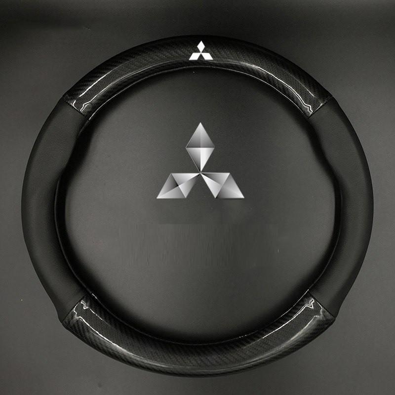 Bọc vô lăng, bọc tay lái có logo Mitsubishi  màu đen, chất liệu da dày dặn thiết kế bắt mắt Giúp bảo vệ bọc vô lăng nguyên bản một cách tối ưu