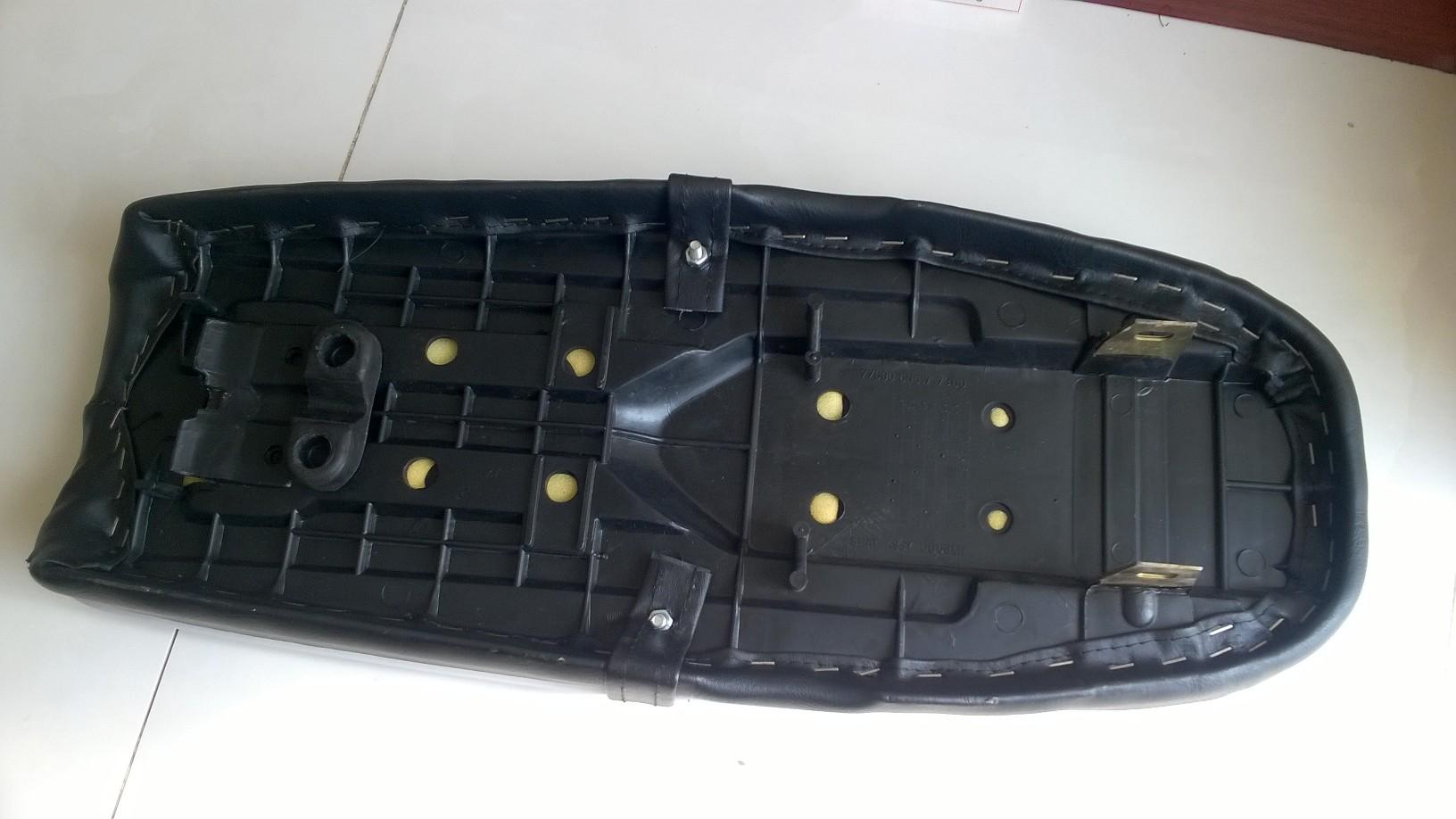 yên xe honda 67-kiểu sọc ngang