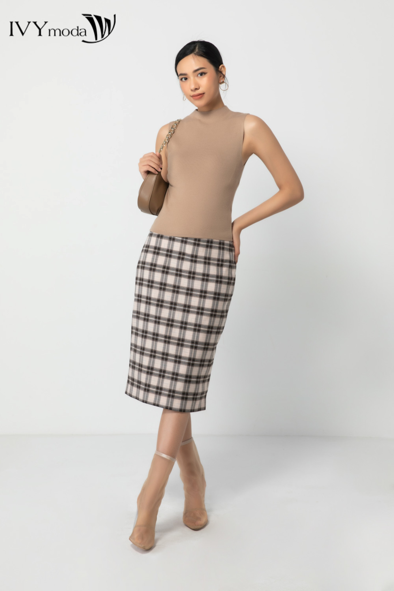 Áo len nữ dáng ôm sát nách IVY moda MS 56B8052