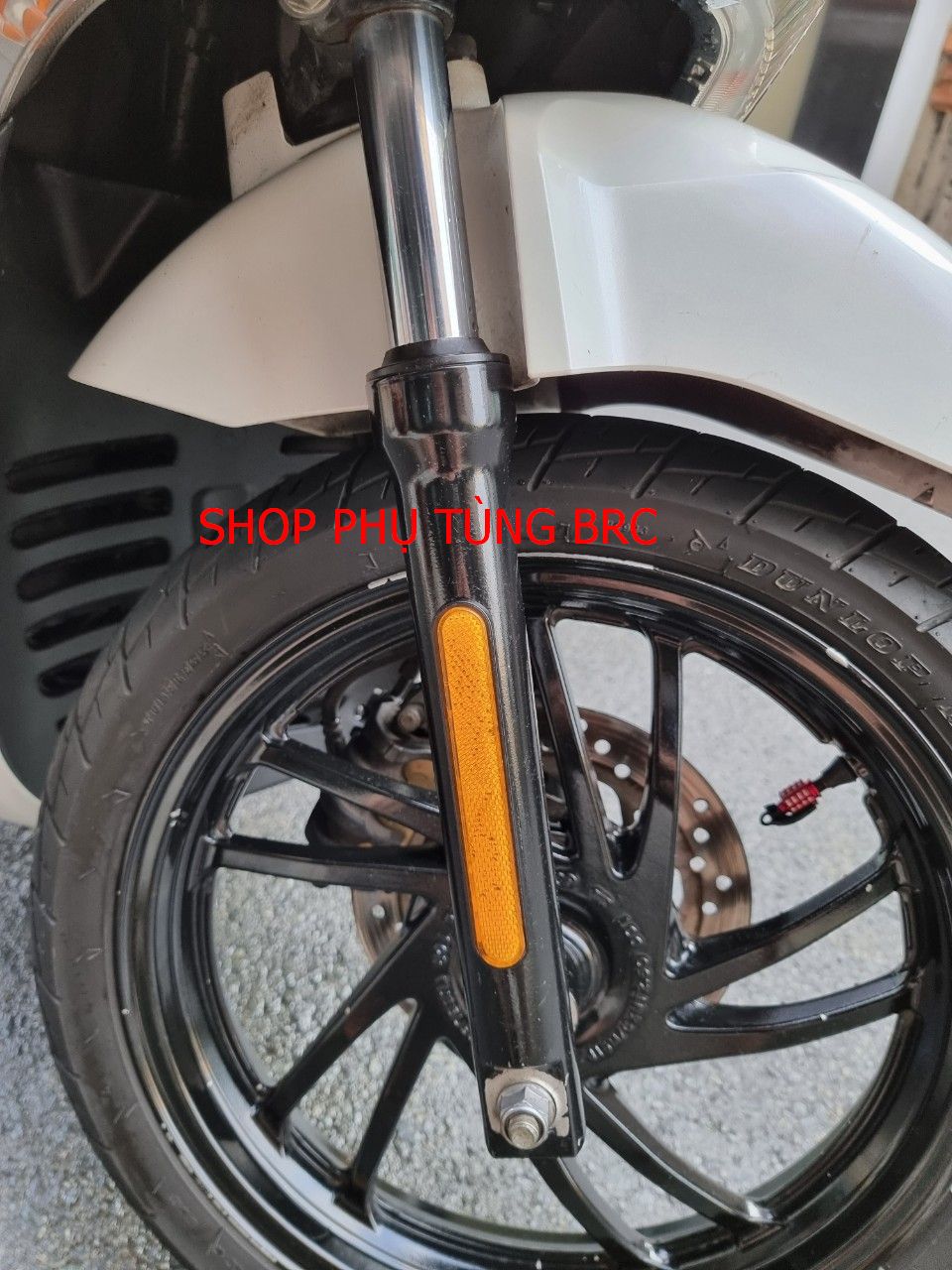 Mắt mèo loại dài phản quang trang trí xe máy