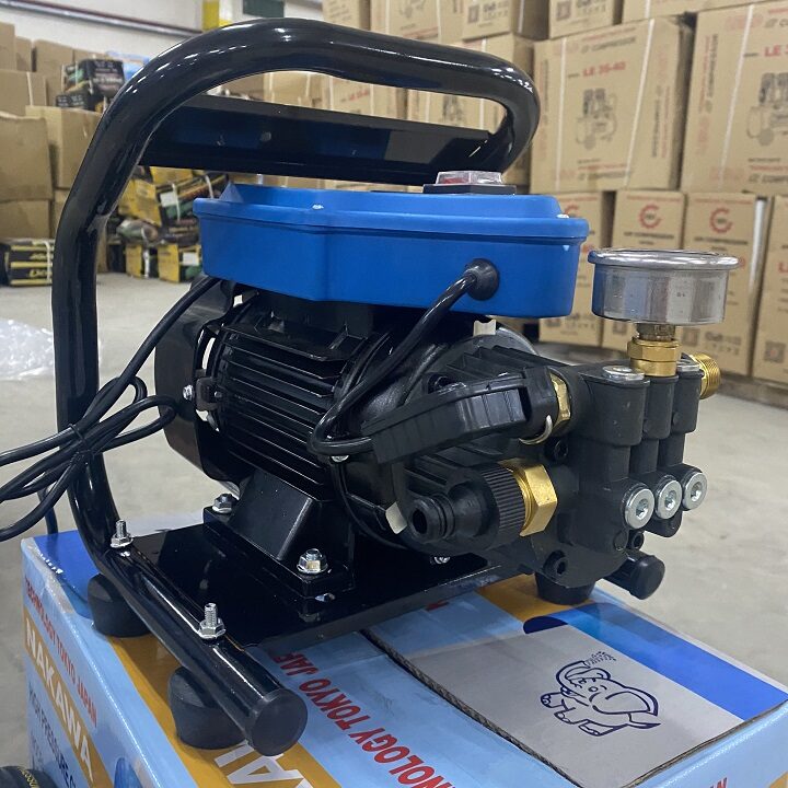Máy Rửa Xe 2300W Nakawa NK-676