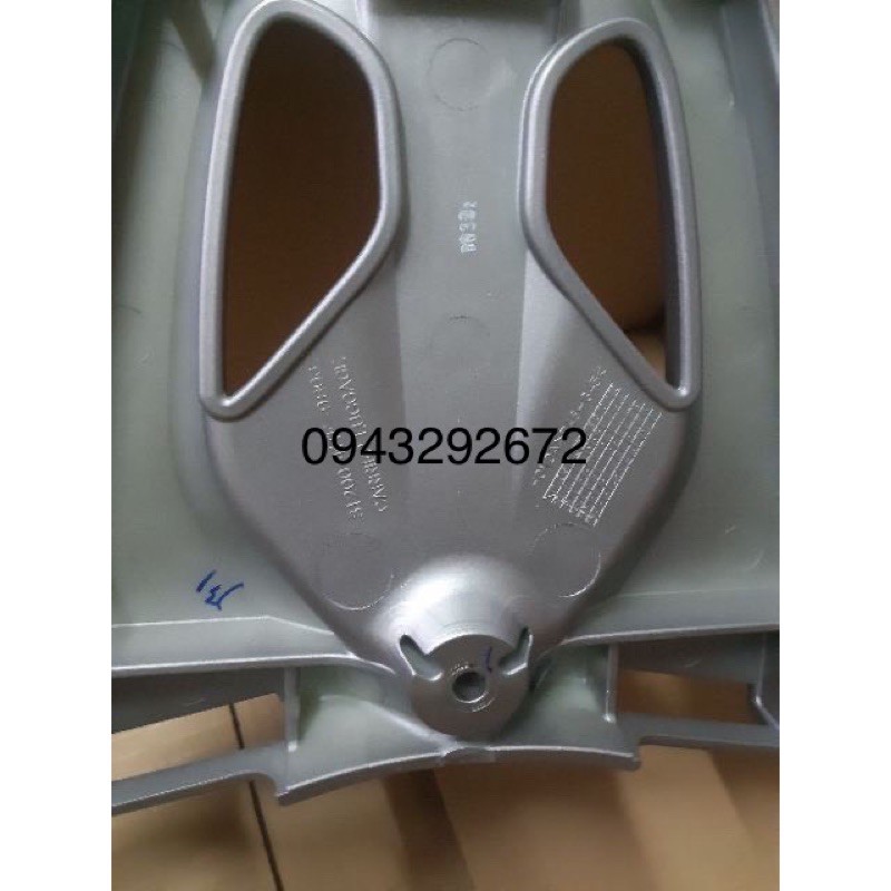 Tay dắt cảng sau SH ý Honda (81200KTF980ZA)