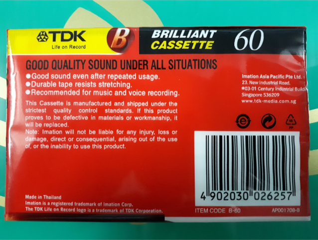 Băng cassette TDK trắng