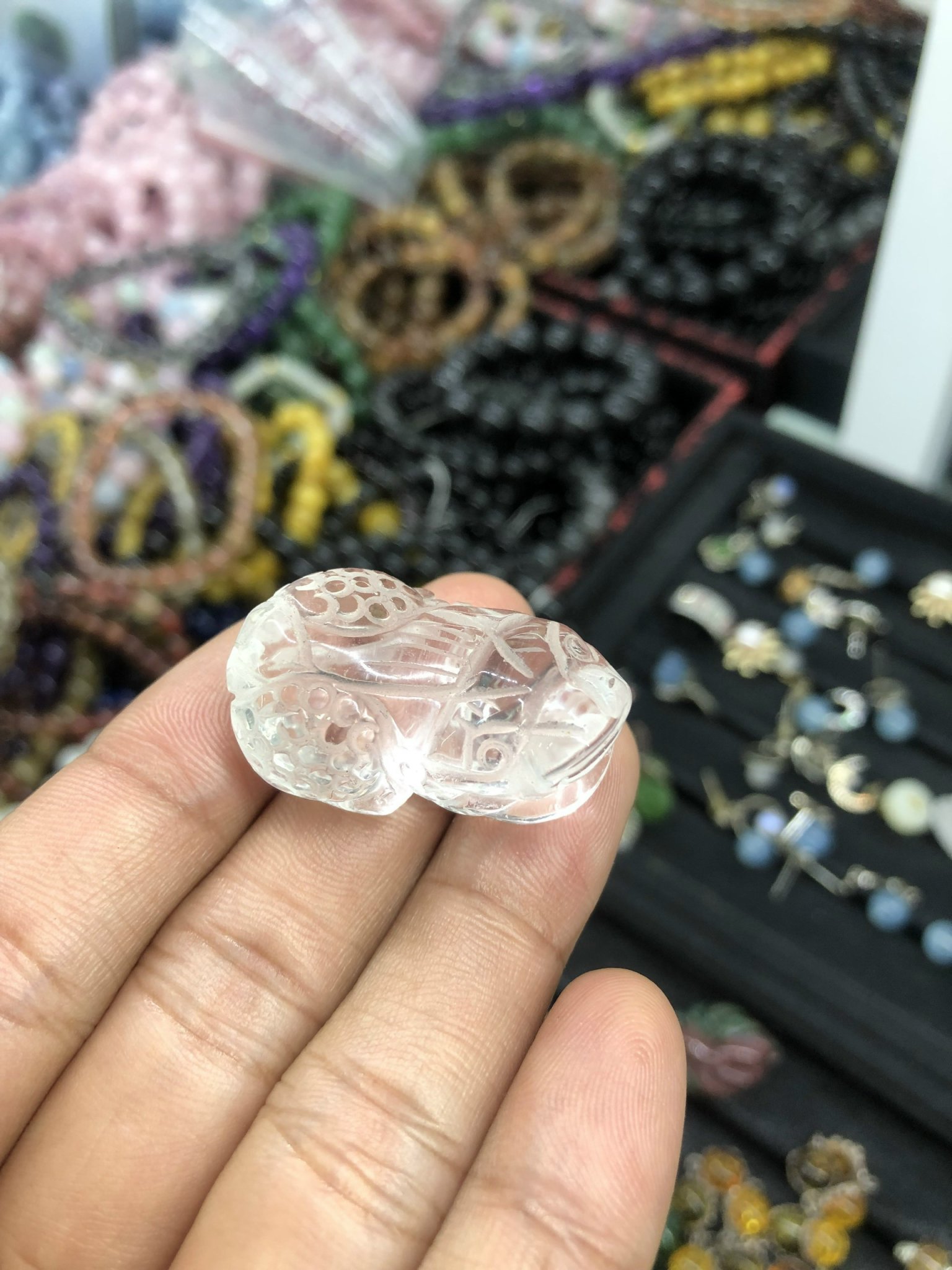 Mặt dây chuyền Tỳ Hưu phong thủy đá thạch anh trắng