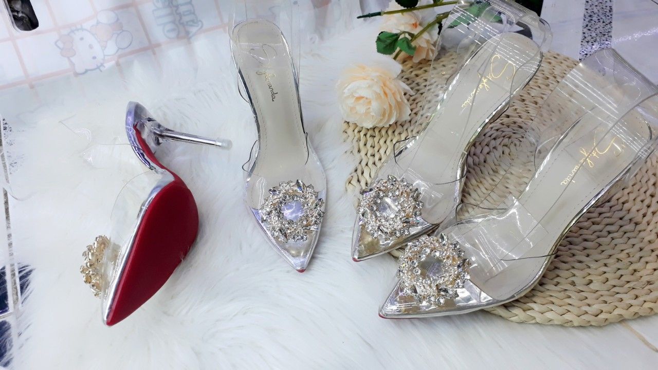 #giầy cao gót nhọn đính đá  pha lê