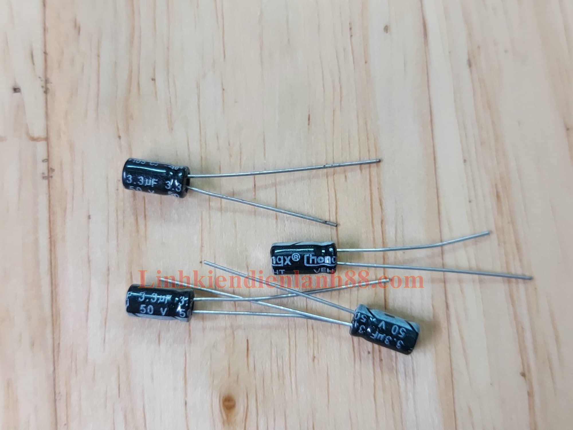 20 cái Tụ hóa 3.3uf 50v phân cực mới 100%.