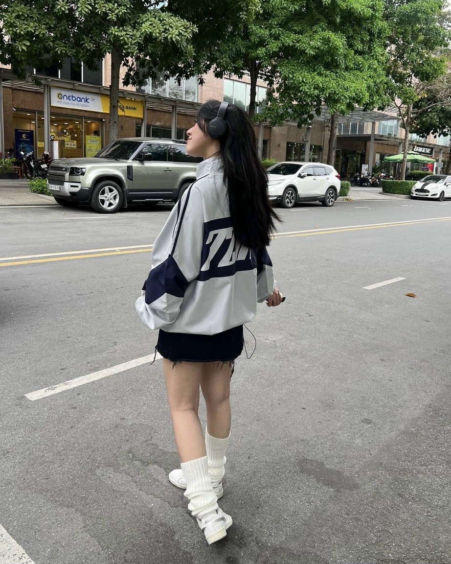 ÁO KHOÁC CHUẨN FORM UNISEX FORM RỘNG THOẢI MÁI PHONG CÁCH BASIC