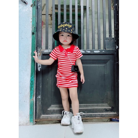 Đầm Body Sọc Đen Đỏ 2 Màu Cho Bé
