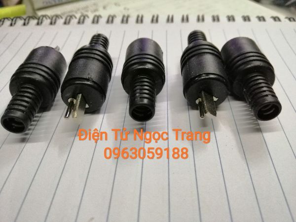 Rắc Âm Ly 2 chân dung cho âm ly châu âu