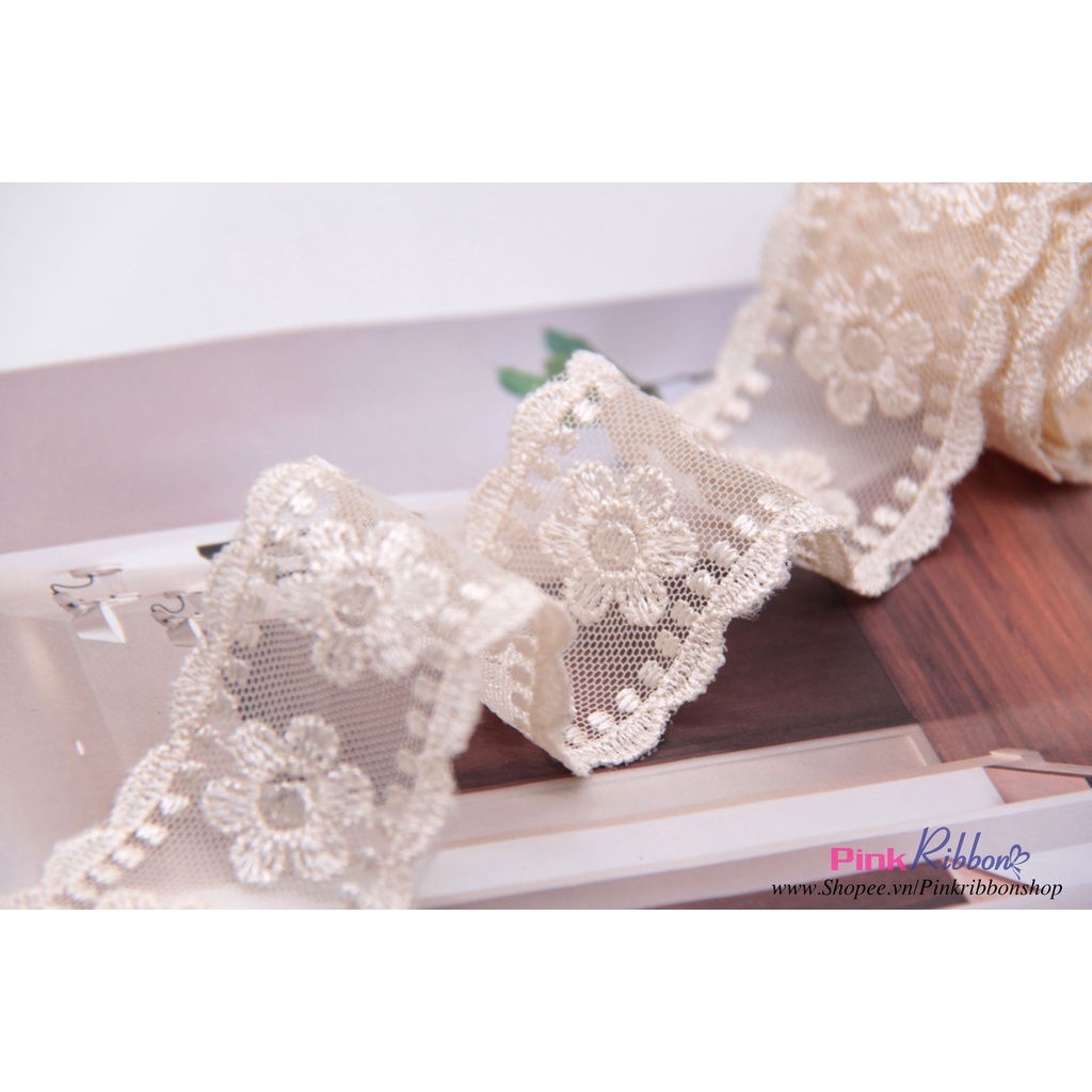 Ren thêu hoa nhiều màu cỡ 3.8cm