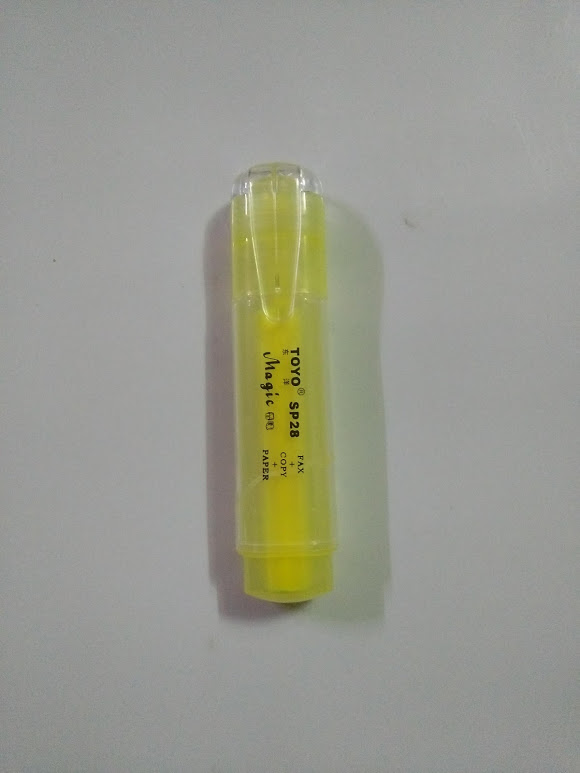 Lẻ 1 cây bút dạ quang TOYO