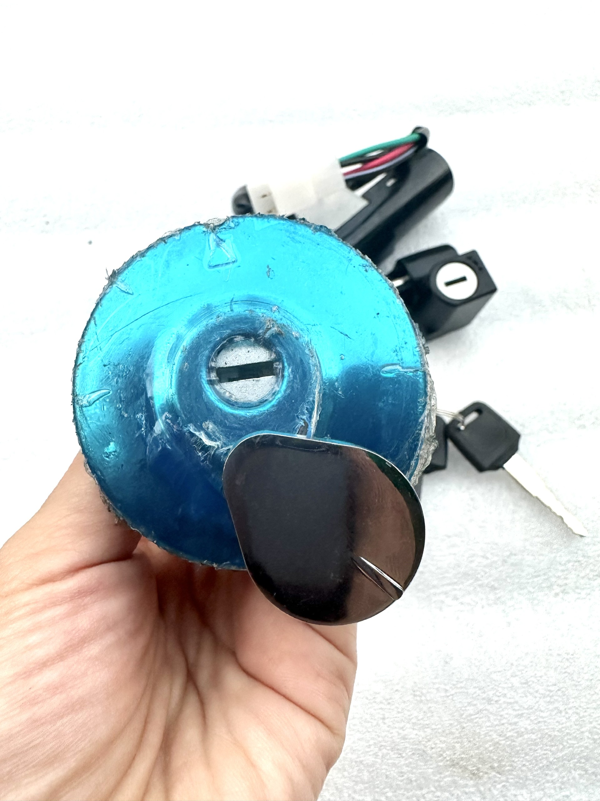 BỘ Ổ KHOÁ XE CUB MỚI ( TÂY Á )