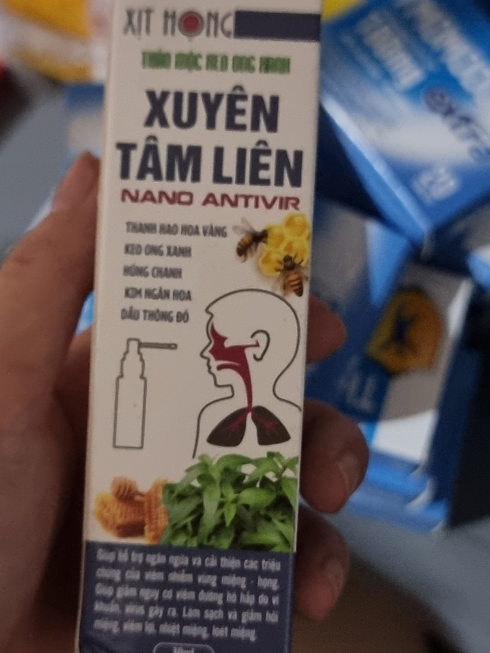 Xịt họng Xuyên tâm liên keo ong xanh nano ngăn ngừa viêm nhiễm vùng miệng, làm sạch và giảm hôi miệng – Chai xịt 30ml