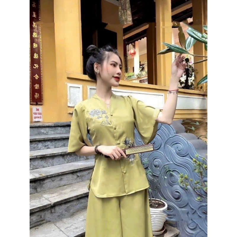 Sét bộ bà ba tuyết nhung  thêu nút bọc