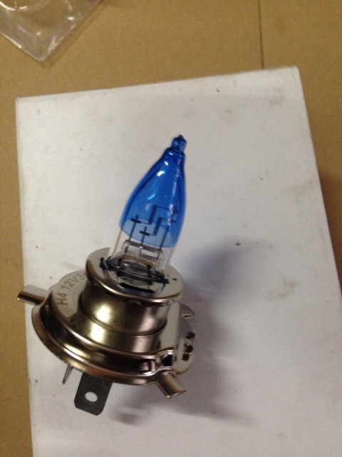 Bóng pha siêu sáng Halogen 3 chân H4