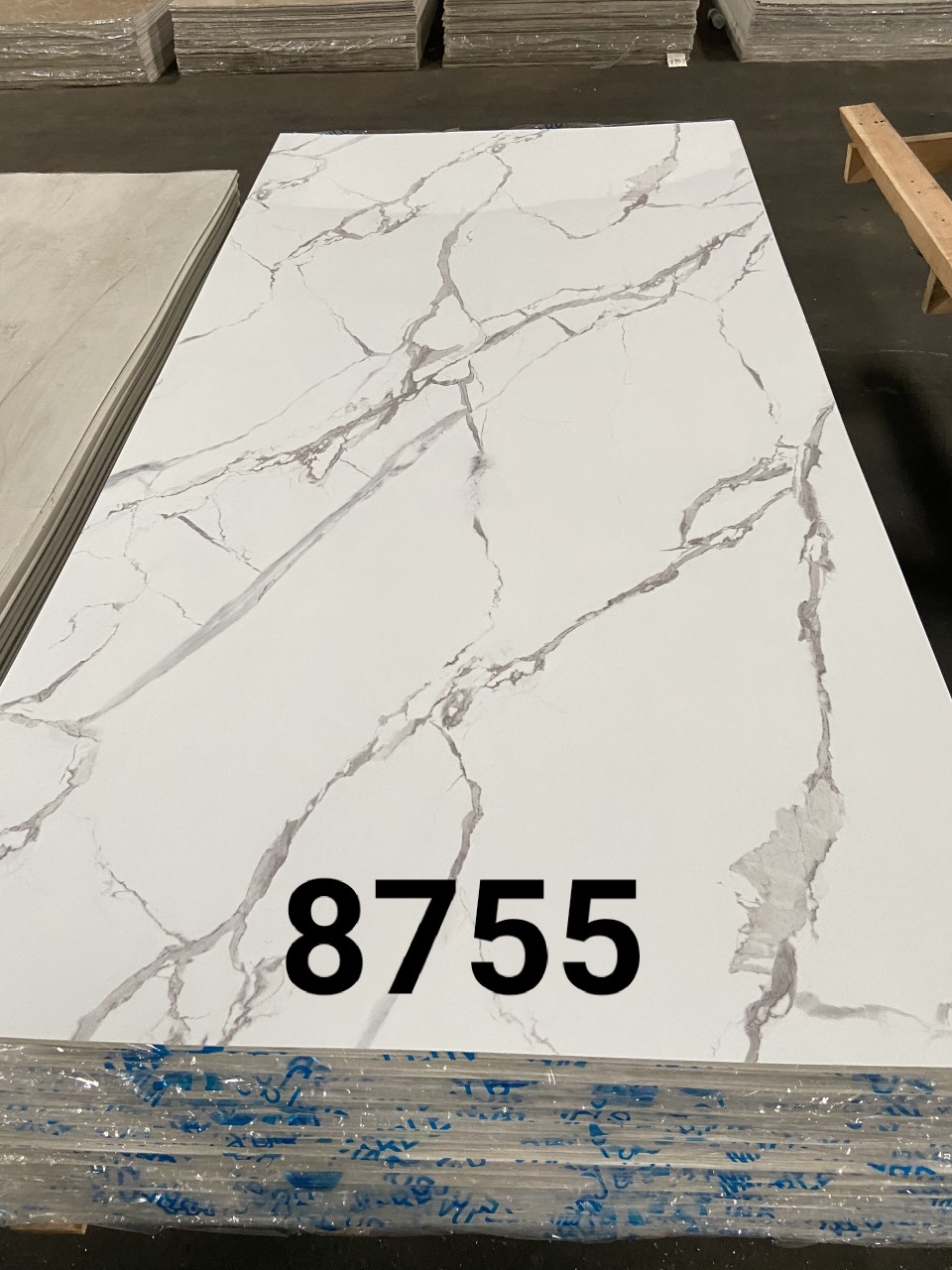 Tấm ốp tường PVC vân mây