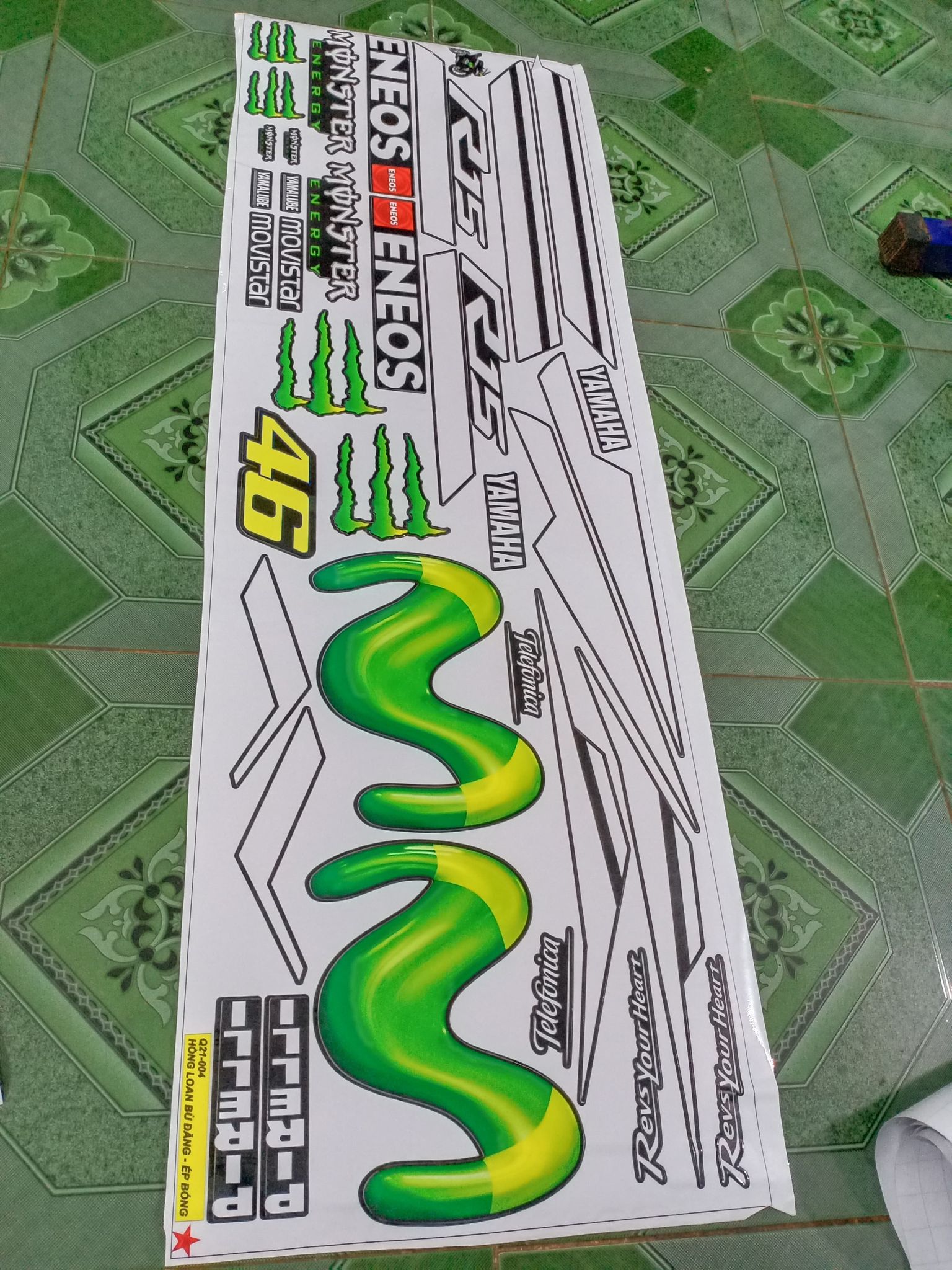 tem rời R15 xanh xe đen