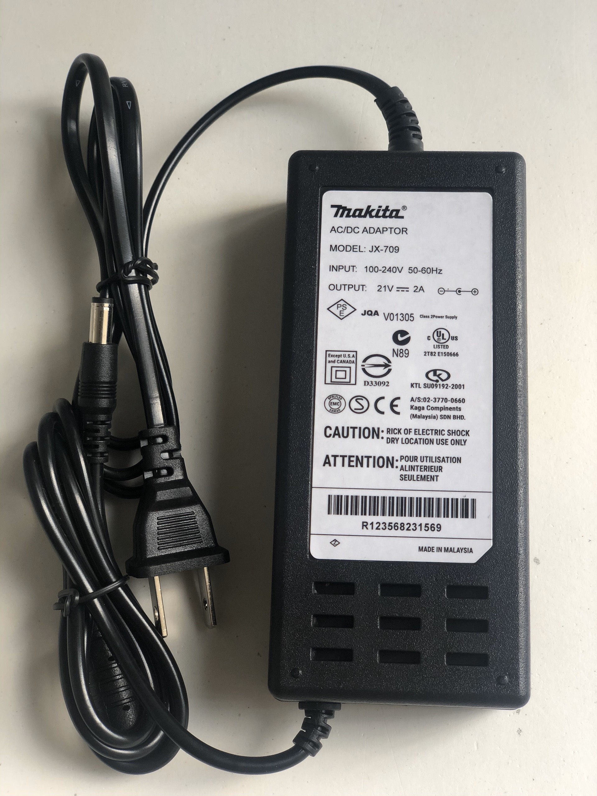Sạc 21v 2a dùng cho pin li-ion 18v, 5s loại tốt có đèn báo đầy