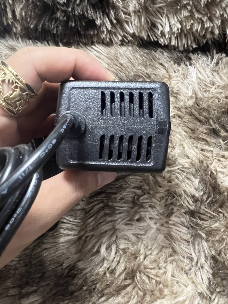 Sạc 3S 12.6V 5A có quạt và đèn báo đầy.