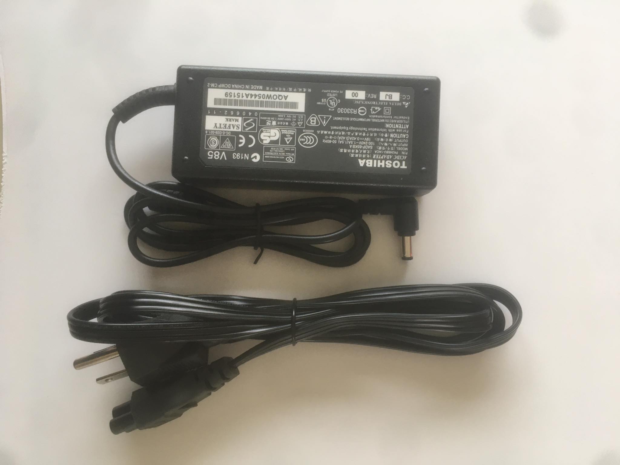 SẠC LAPTOP TOSHIBA 19V-3.42A