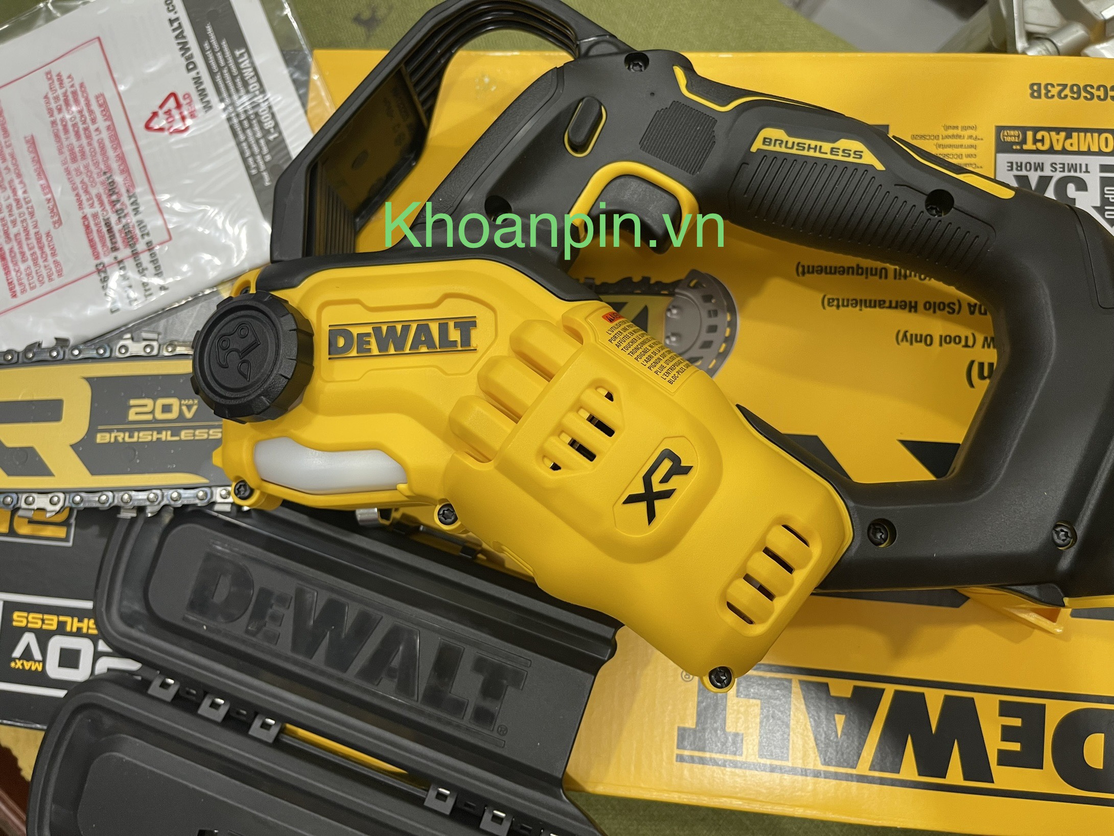 Máy cưa xích dewalt dccs623