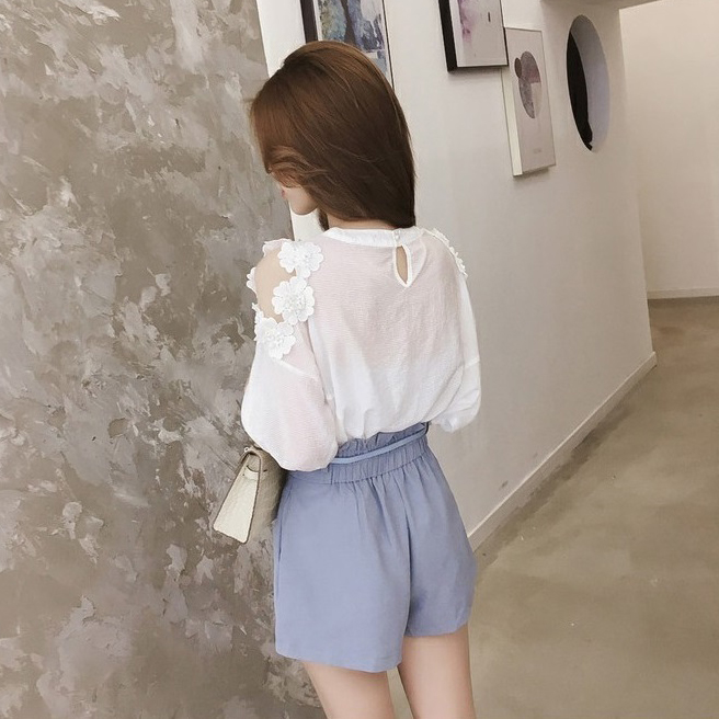 Áo Kiểu Hở Vai Đính Hoa Phong Cách Hàn Quốc