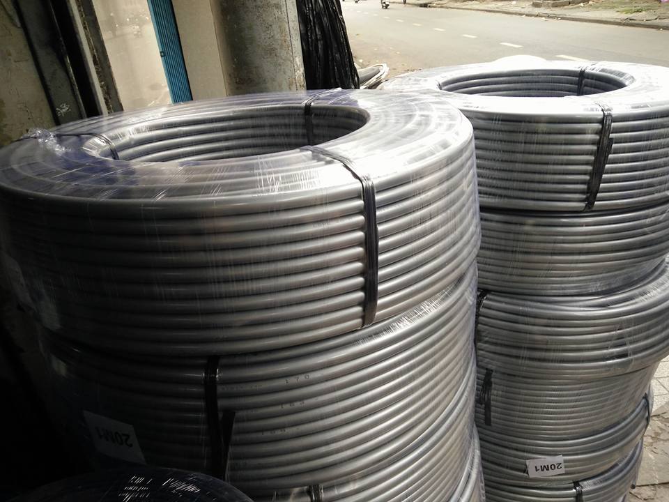 Ống Nhựa LDPE 16-20mm Tưới Cây Cuộn 200m