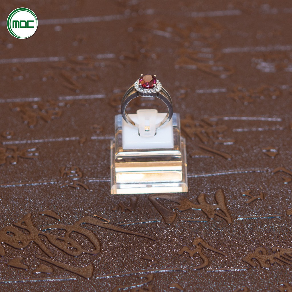 Đế Trưng Bày Nhẫn Bằng Mica size 3x3x2cm
