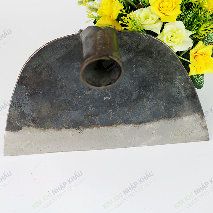 Cuốc xới cỏ cán tự chế loại trung - D103