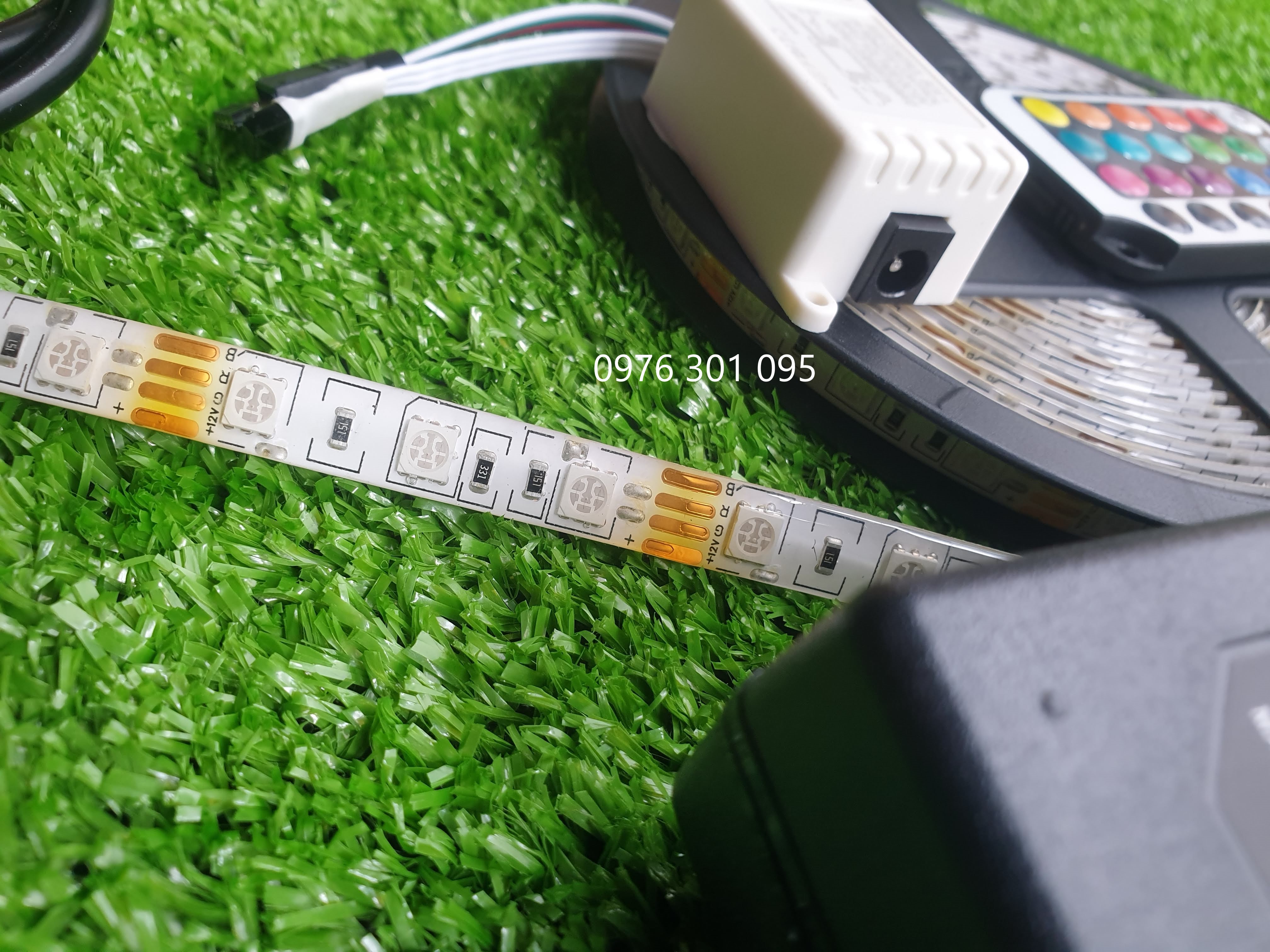 Cuộn Led Dán 5M Đủ Màu (có remote chỉnh) - Đèn Led Thiên Vân