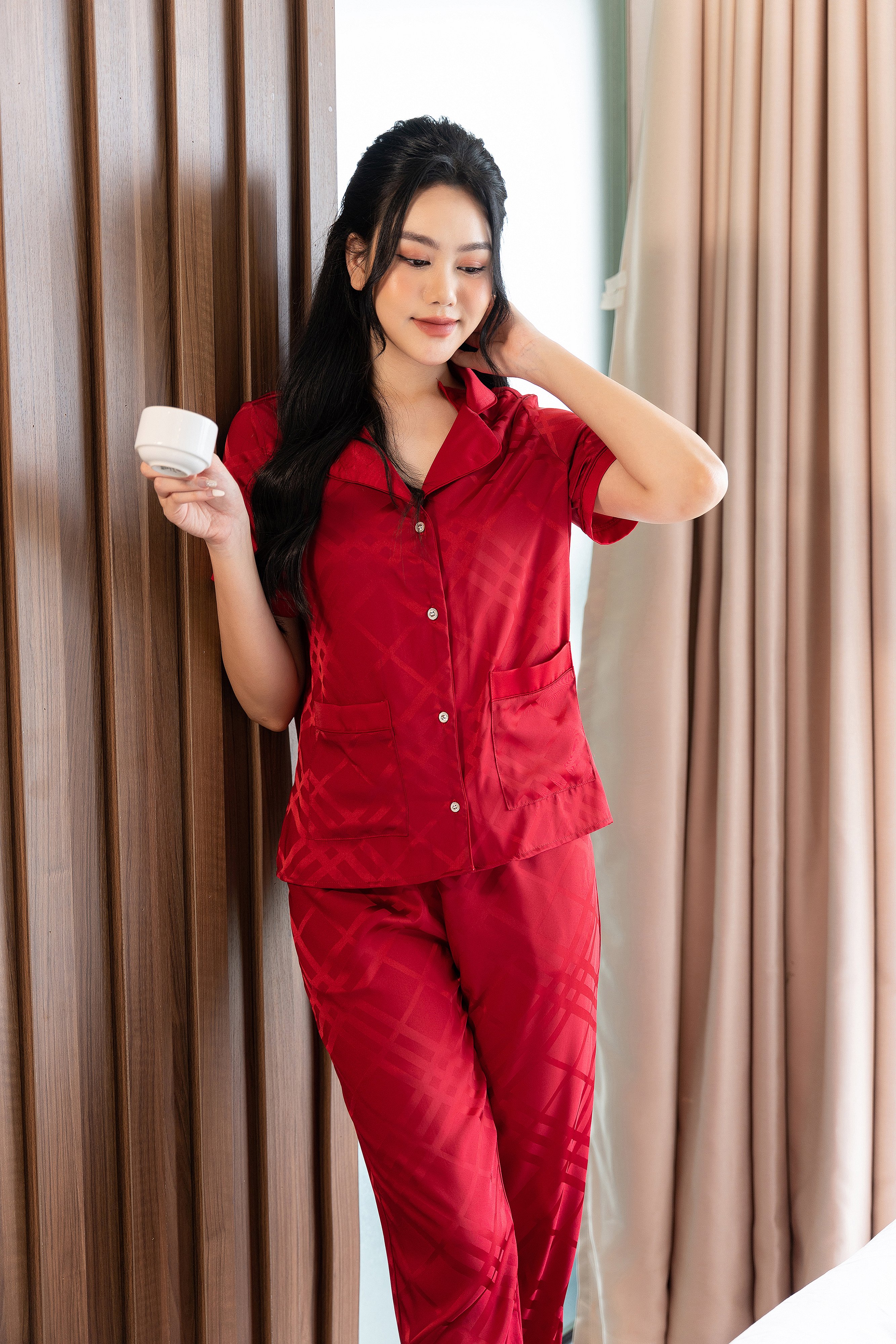 [Freeship+Ảnh Thật] Bộ ngủ Pijama lụa satin dập hình quần dài