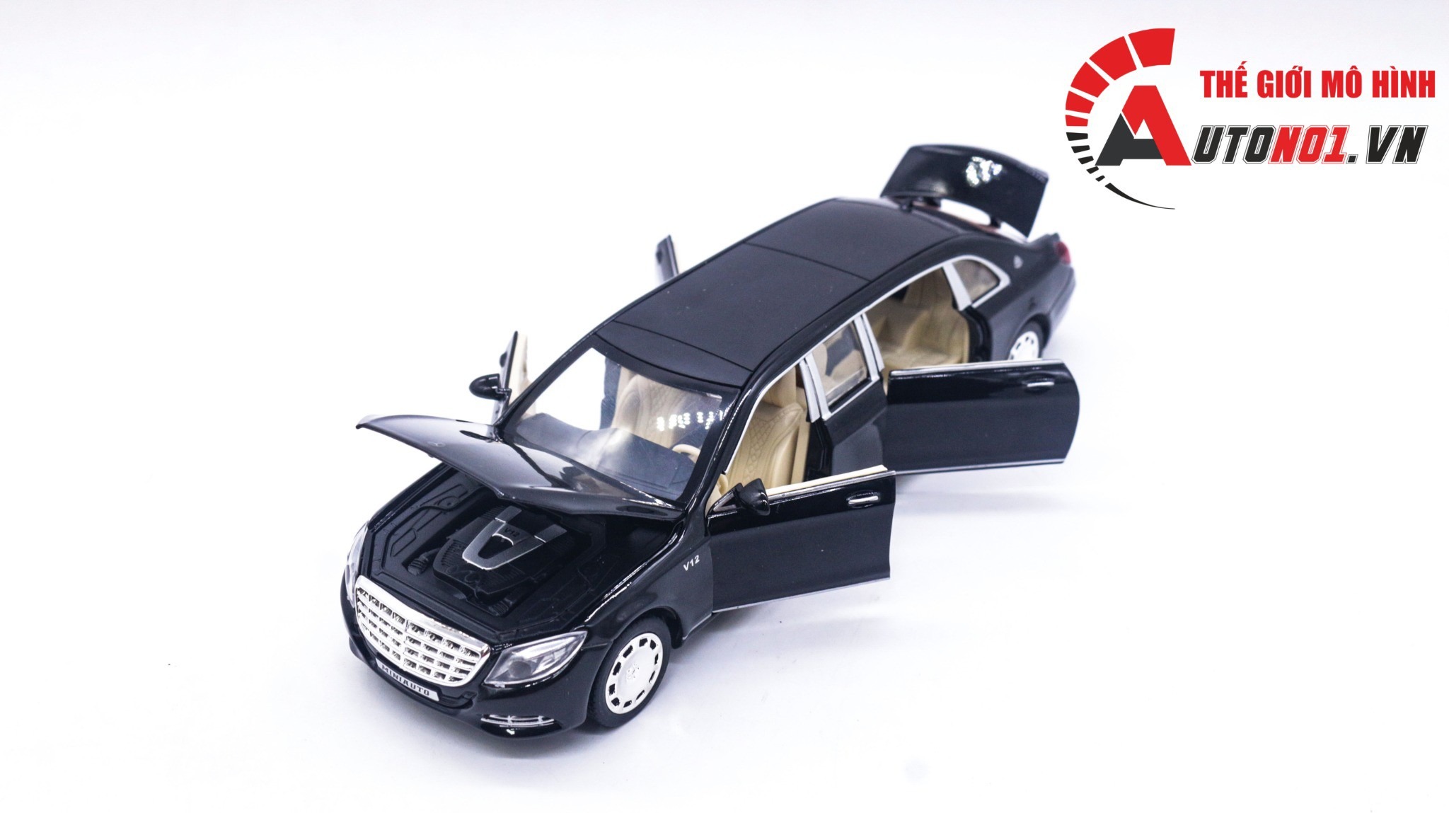 1:32 scale Mercedes Maybach S600 Pullman model