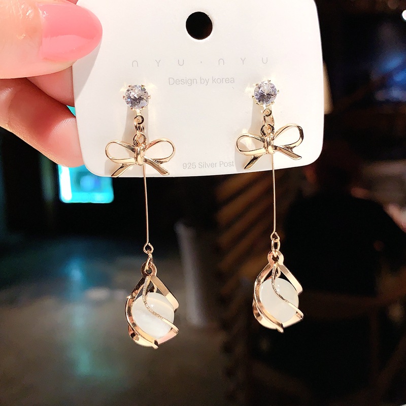 Bông tai nữ dáng dài phong cách Hàn Quốc đính ngọc trai nhân tạo chất liệu hợp kim đẹp cá tính phong cách thời trang xu hướng phù hợp cho các hoạt động đi chơi đi du lịch khuyên tai nữ dài hoa tai nữ dài